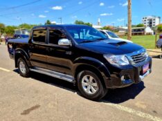 TOYOTA HILUX 3.0 SRV 4X4 CD 16V TURBO INTERCOOLER DIESEL 4P AUTOMÁTICO 2013/2013 CRUZEIRO MULTIMARCAS CRUZEIRO DO SUL / Carros no Vale