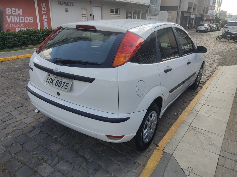 FORD FOCUS 1.6 2007/2008 ALTERNATIVA VEÍCULOS LAJEADO / Carros no Vale