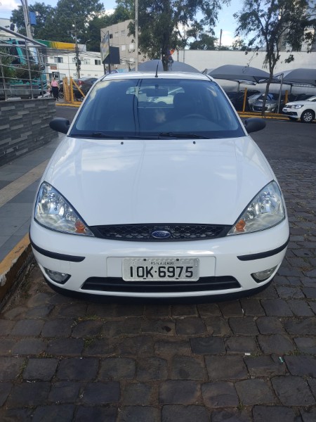 FORD FOCUS 1.6 2007/2008 ALTERNATIVA VEÍCULOS LAJEADO / Carros no Vale