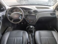 FORD FOCUS 1.6 2007/2008 ALTERNATIVA VEÍCULOS LAJEADO / Carros no Vale