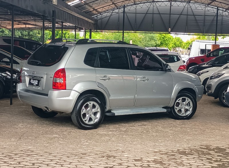 HYUNDAI TUCSON GLS 2.0 16V AUT. 2013/2014 RICARDO VEÍCULOS TEUTÔNIA / Carros no Vale