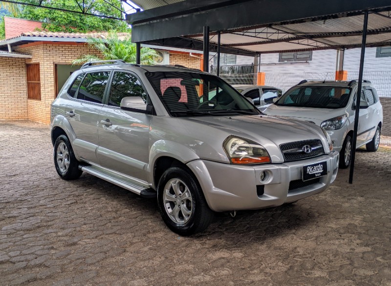 HYUNDAI TUCSON GLS 2.0 16V AUT. 2013/2014 RICARDO VEÍCULOS TEUTÔNIA / Carros no Vale