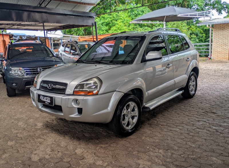 HYUNDAI TUCSON GLS 2.0 16V AUT. 2013/2014 RICARDO VEÍCULOS TEUTÔNIA / Carros no Vale