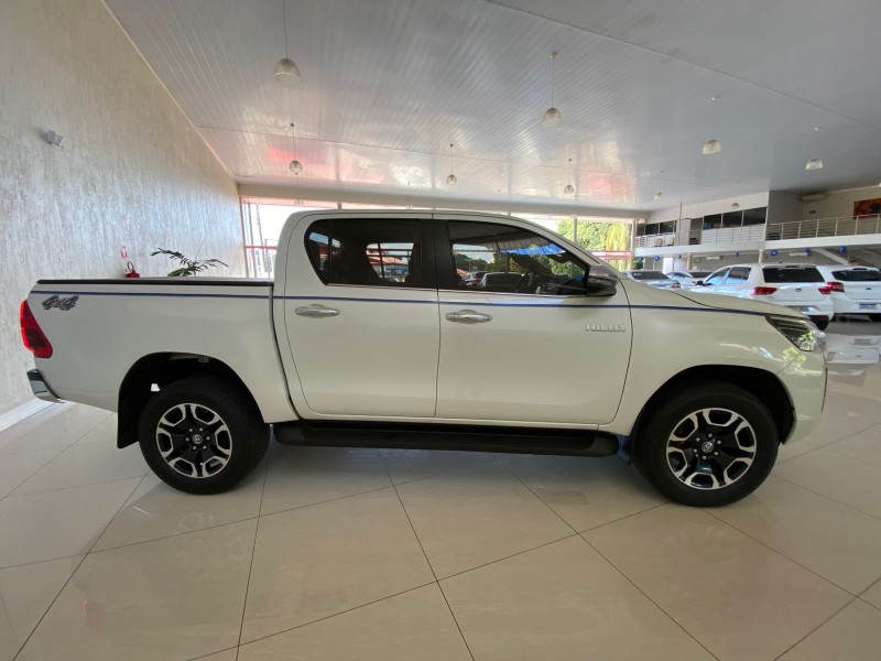 TOYOTA HILUX 2.8 SRX 4X4 CD 16V DIESEL 4P AUTOMÁTICO 2021/2021 TONHO AUTOMÓVEIS LAJEADO / Carros no Vale