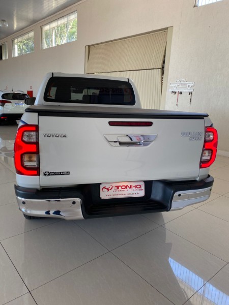 TOYOTA HILUX 2.8 SRX 4X4 CD 16V DIESEL 4P AUTOMÁTICO 2021/2021 TONHO AUTOMÓVEIS LAJEADO / Carros no Vale