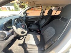 FIAT UNO 1.0 ATTRACTIVE 8V 2021/2021 ELY AUTOMÓVEIS LAJEADO / Carros no Vale