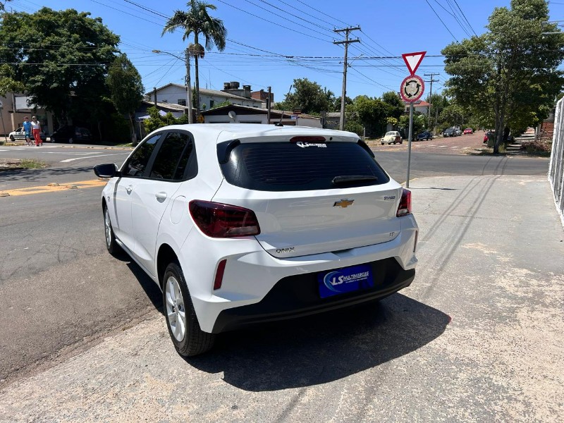 CHEVROLET ONIX HATCH LT 1.0 12V TB MEC. 2022/2022 LS MULTIMARCAS VENÂNCIO AIRES / Carros no Vale