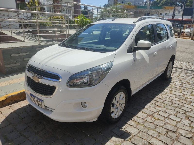 CHEVROLET SPIN LTZ 1.8 2015/2016 ALTERNATIVA VEÍCULOS LAJEADO / Carros no Vale