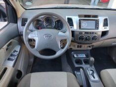 TOYOTA HILUX SW4 2.7 SR 4X2 /2013 CHIMA VEÍCULOS VENÂNCIO AIRES / Carros no Vale