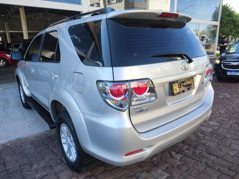 TOYOTA HILUX SW4 2.7 SR 4X2 /2013 CHIMA VEÍCULOS VENÂNCIO AIRES / Carros no Vale