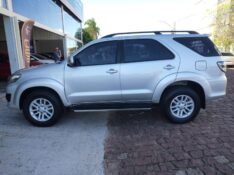 TOYOTA HILUX SW4 2.7 SR 4X2 /2013 CHIMA VEÍCULOS VENÂNCIO AIRES / Carros no Vale