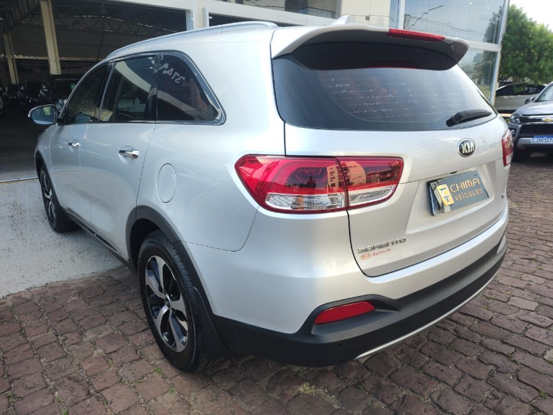 KIA SORENTO 3.3 EX V6 24V GASOLINA 4P 7 LUGARES AUTOMATICO /2016 CHIMA VEÍCULOS VENÂNCIO AIRES / Carros no Vale