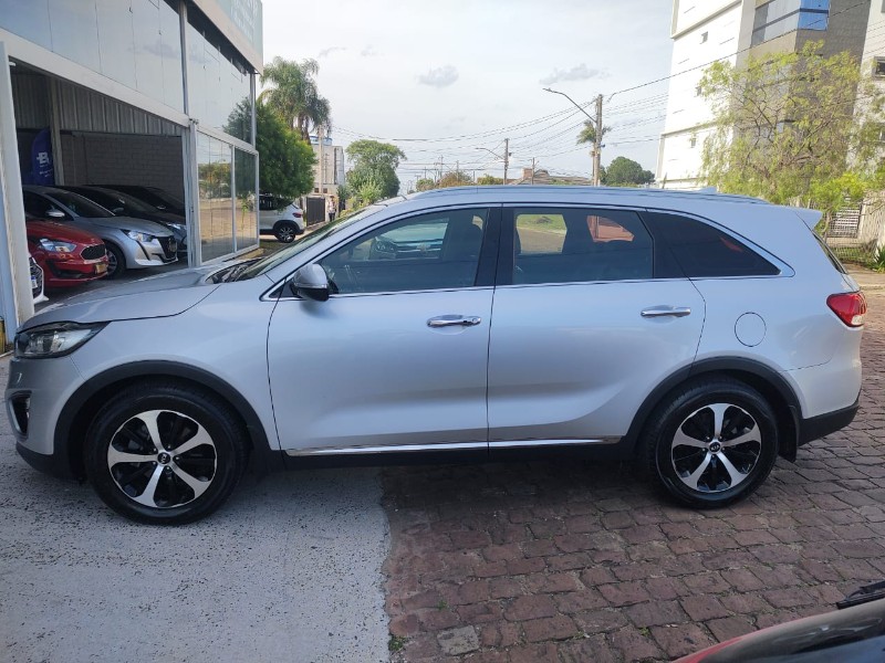 KIA SORENTO 3.3 EX V6 24V GASOLINA 4P 7 LUGARES AUTOMATICO /2016 CHIMA VEÍCULOS VENÂNCIO AIRES / Carros no Vale