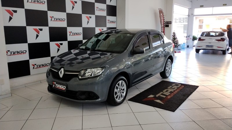 RENAULT LOGAN 1.0 EXPRESSION 16V 2014/2014 TIAGO AUTOMÓVEIS VENÂNCIO AIRES / Carros no Vale