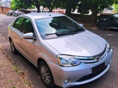 TOYOTA ETIOS 1.5 XLS 2014/2014 STOPCAR MULTIMARCAS ESTRELA / Carros no Vale