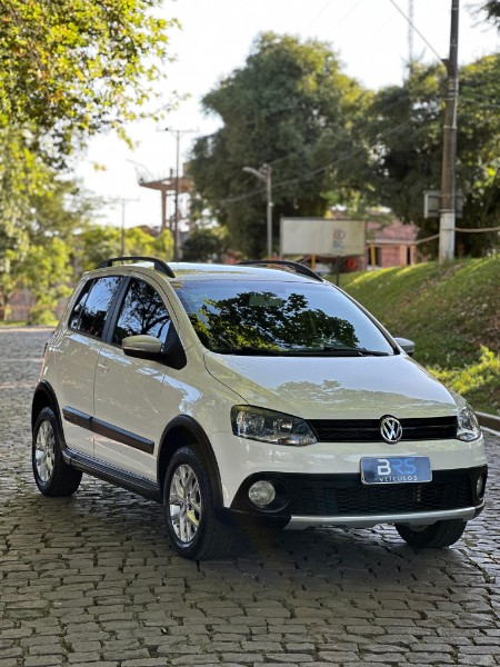 VOLKSWAGEN CROSSFOX 1.6 MI TOTAL 8V 2014/2014 BRS VEÍCULOS BOM RETIRO DO SUL / Carros no Vale