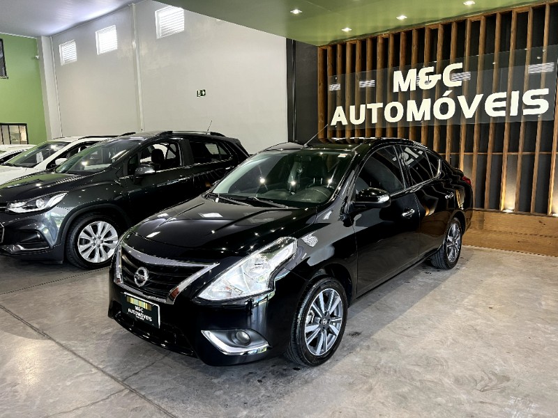 NISSAN VERSA 1.6 16V SL 2017/2018 M&C AUTOMÓVEIS CAXIAS DO SUL / Carros no Vale