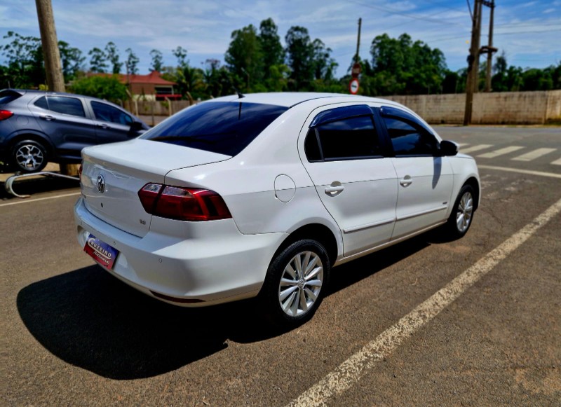 VOLKSWAGEN VOYAGE NOVO VOYAGE 1.6 2013/2014 CRUZEIRO MULTIMARCAS CRUZEIRO DO SUL / Carros no Vale