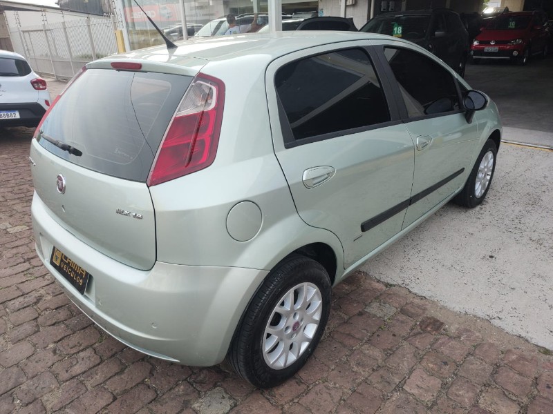 FIAT PUNTO 1.8 HLX 8V /2010 CHIMA VEÍCULOS VENÂNCIO AIRES / Carros no Vale