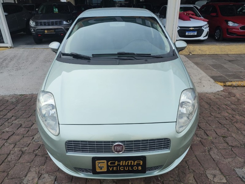 FIAT PUNTO 1.8 HLX 8V /2010 CHIMA VEÍCULOS VENÂNCIO AIRES / Carros no Vale