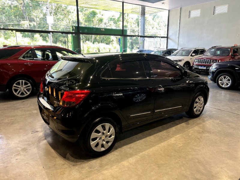 CHEVROLET ONIX 1.4 LT 2013/2013 M&C AUTOMÓVEIS CAXIAS DO SUL / Carros no Vale