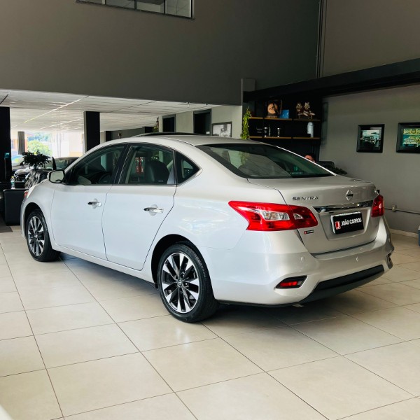 NISSAN SENTRA 2.0 SL FLEX 2017/2017 JOÃO CARROS MULTIMARCAS GUAPORÉ / Carros no Vale