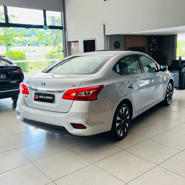 NISSAN SENTRA 2.0 SL FLEX 2017/2017 JOÃO CARROS MULTIMARCAS GUAPORÉ / Carros no Vale