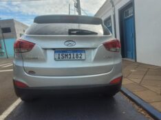 HYUNDAI IX35 2.0 16V 2WD FLEX AUT. 2011/2012 ADRIANO VEÍCULOS CRUZEIRO DO SUL / Carros no Vale