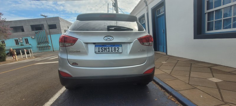 HYUNDAI IX35 2.0 16V 2WD FLEX AUT. 2011/2012 ADRIANO VEÍCULOS CRUZEIRO DO SUL / Carros no Vale