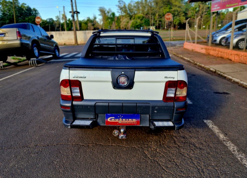 FIAT STRADA WORKING 1.4 CD 2013/2013 CRUZEIRO MULTIMARCAS CRUZEIRO DO SUL / Carros no Vale