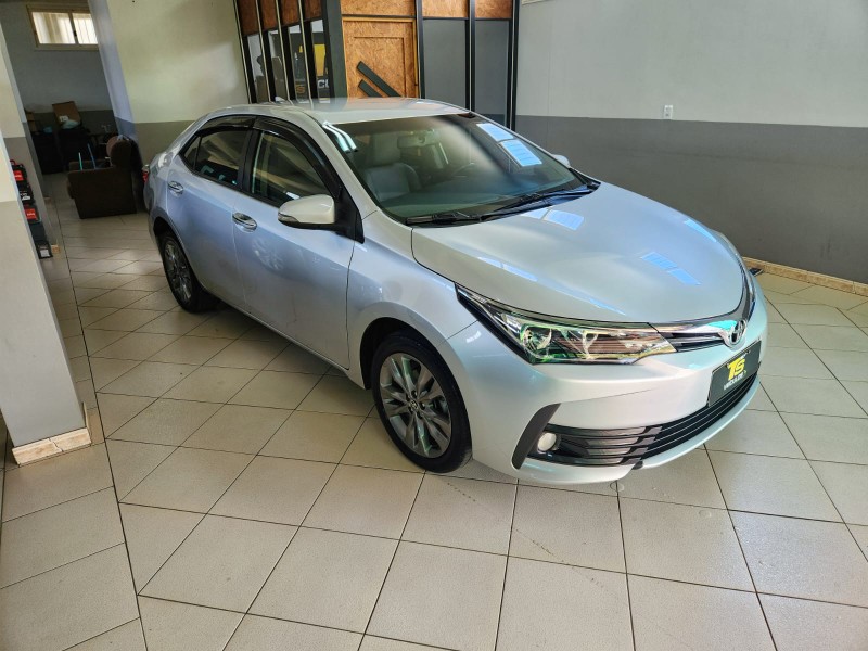 TOYOTA COROLLA XEI 2.0 2018/2018 TS VEÍCULOS ANTA GORDA / Carros no Vale