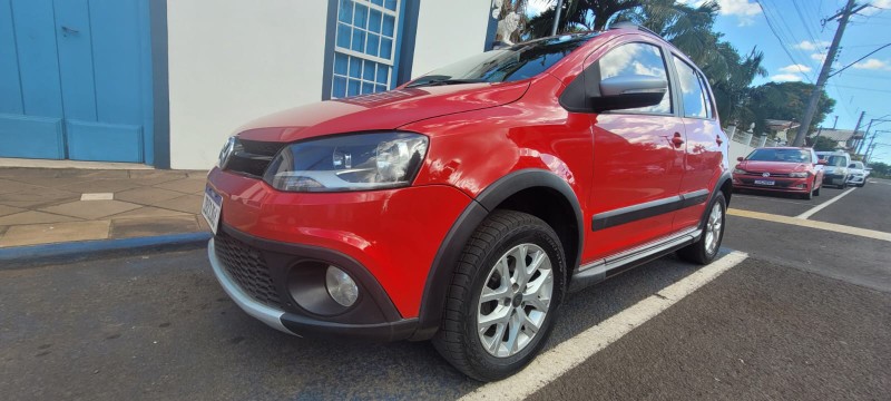 VOLKSWAGEN CROSSFOX GII 1.6 FLEX 2014/2014 ADRIANO VEÍCULOS CRUZEIRO DO SUL / Carros no Vale