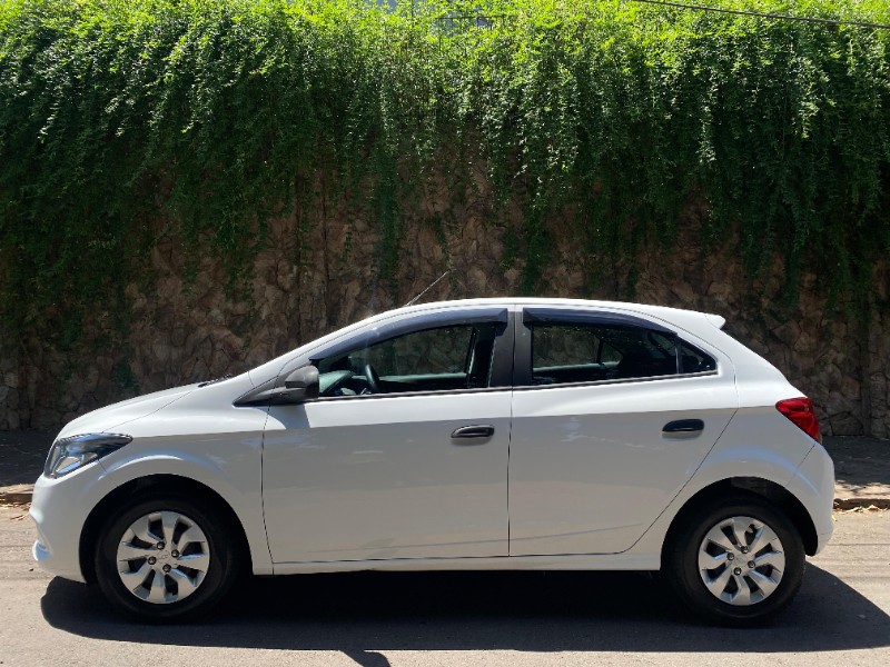 CHEVROLET ONIX JOY 1.0 2019/2019 ESTAÇÃO DO CARRO ESTRELA / Carros no Vale