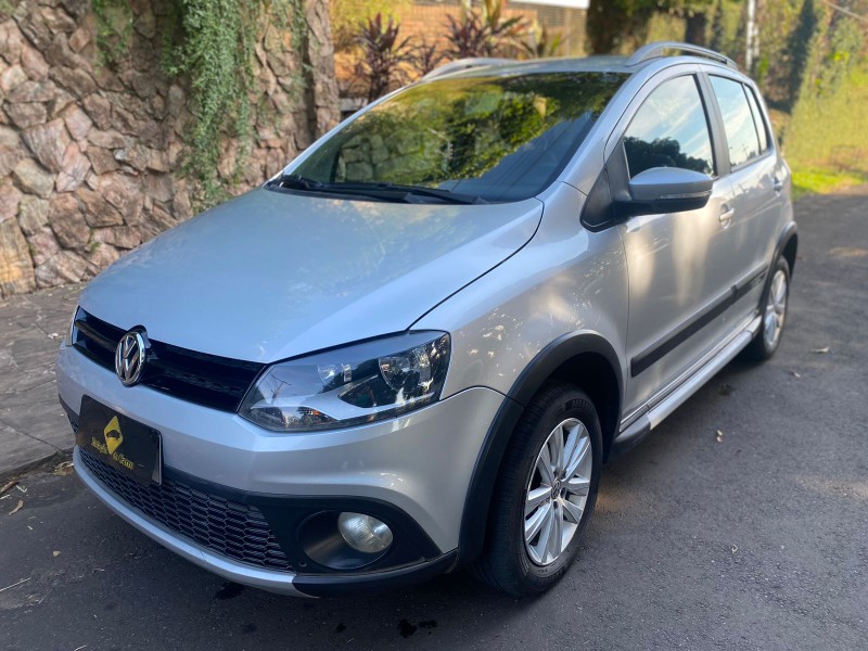 VOLKSWAGEN CROSSFOX 1.6 2012/2013 ESTAÇÃO DO CARRO ESTRELA / Carros no Vale