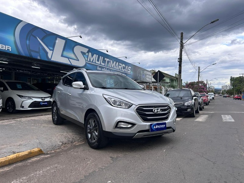 HYUNDAI IX35 GL 2.0 16V 2WD FLEX 2017/2018 LS MULTIMARCAS VENÂNCIO AIRES / Carros no Vale