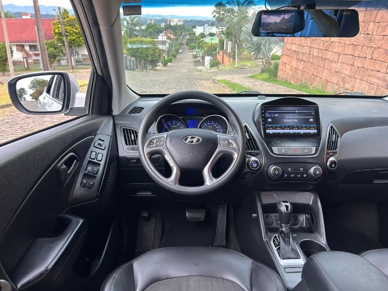 HYUNDAI IX35 GL 2.0 16V 2WD FLEX 2017/2018 LS MULTIMARCAS VENÂNCIO AIRES / Carros no Vale