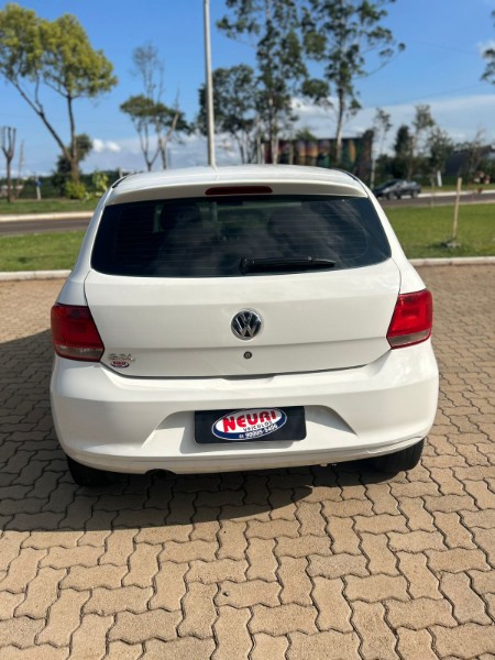 VOLKSWAGEN GOL (NOVO) 1.0 MI TOTAL FLEX 8V 4P 2013/2014 NEURI VEÍCULOS LAJEADO / Carros no Vale