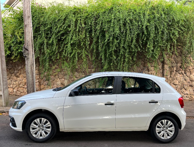 VOLKSWAGEN GOL TRENDLINE 1.6 2017/2017 ESTAÇÃO DO CARRO ESTRELA / Carros no Vale