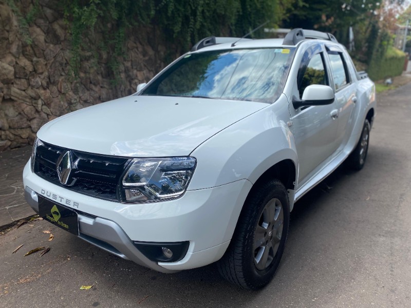 RENAULT DUSTER OROCH 2.0 16V FLEX DYNAMIQUE 2015/2016 ESTAÇÃO DO CARRO ESTRELA / Carros no Vale