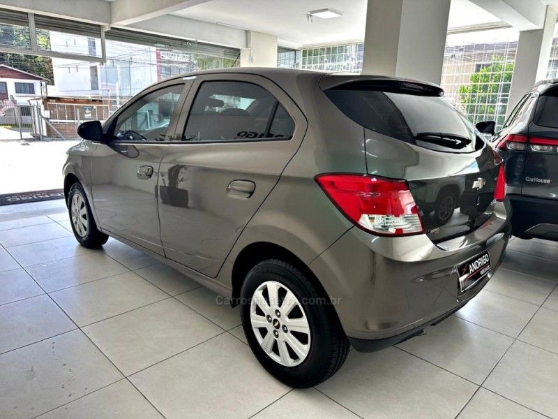 CHEVROLET ONIX 1.0 LT PLUS 8V 2014/2014 ANDRIGO VEÍCULOS CAXIAS DO SUL / Carros no Vale