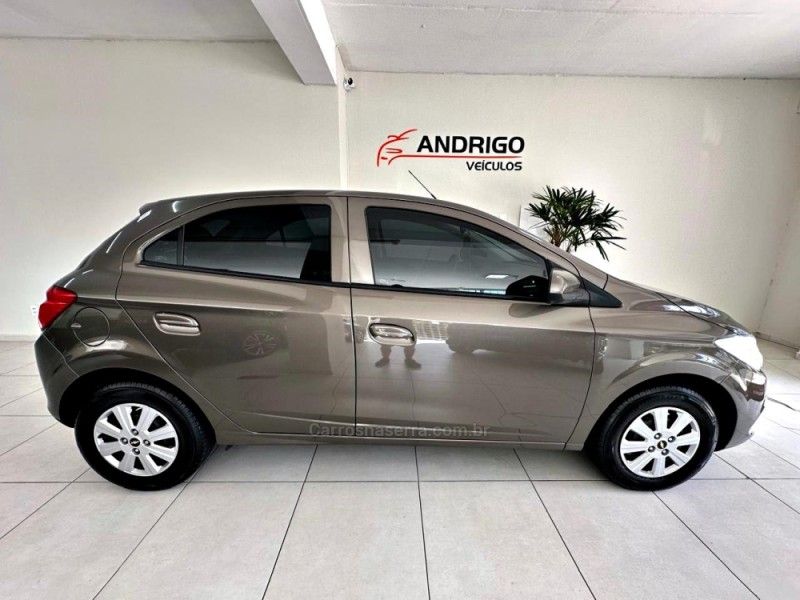 CHEVROLET ONIX 1.0 LT PLUS 8V 2014/2014 ANDRIGO VEÍCULOS CAXIAS DO SUL / Carros no Vale