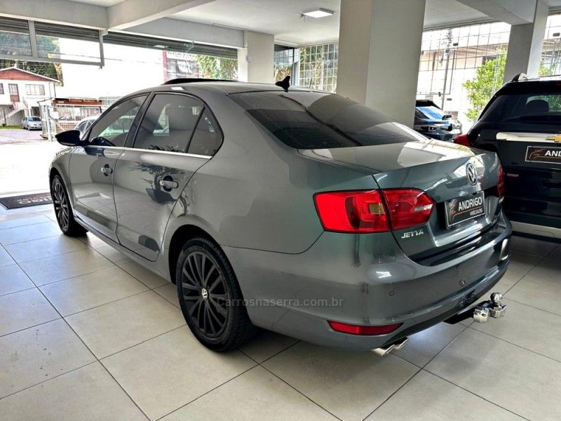 VOLKSWAGEN JETTA 2.0 TSI HIGHLINE 200CV TIPTRONIC 2012/2013 ANDRIGO VEÍCULOS CAXIAS DO SUL / Carros no Vale