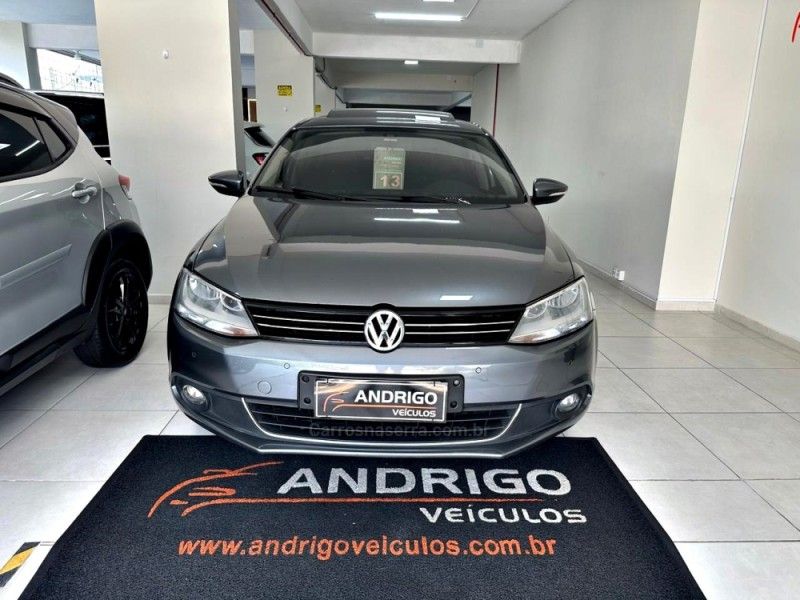 VOLKSWAGEN JETTA 2.0 TSI HIGHLINE 200CV TIPTRONIC 2012/2013 ANDRIGO VEÍCULOS CAXIAS DO SUL / Carros no Vale