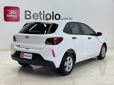 Chevrolet ONIX 1.0 FLEX MANUAL 2023/2024 BETIOLO NOVOS E SEMINOVOS LAJEADO / Carros no Vale