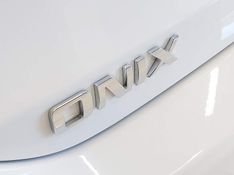 Chevrolet ONIX 1.0 TURBO FLEX AUTOMÁTICO 2020/2021 BETIOLO NOVOS E SEMINOVOS LAJEADO / Carros no Vale