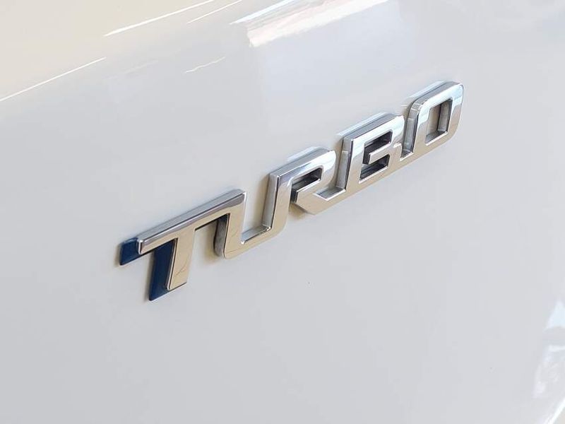 Chevrolet ONIX 1.0 TURBO FLEX AUTOMÁTICO 2020/2021 BETIOLO NOVOS E SEMINOVOS LAJEADO / Carros no Vale