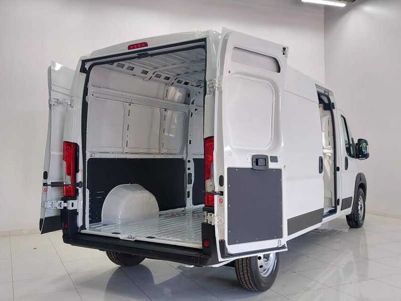 Fiat DUCATO 2.2 BLUEHDI DIESEL MAXICARGO MANUAL 2025/2025 BETIOLO NOVOS E SEMINOVOS LAJEADO / Carros no Vale