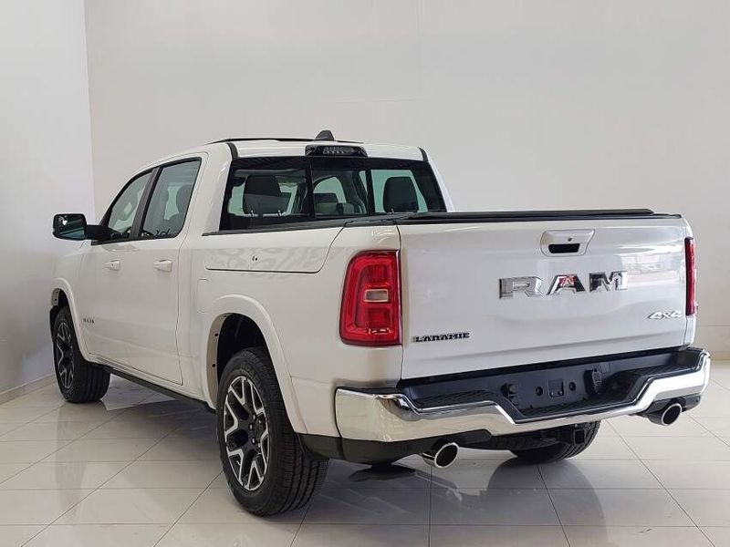 Ram 1500 3.0 HURRICANE 6 BITURBO GASOLINA LARAMIE CD 4X4 AUTOMÁTICO 2024/2025 BETIOLO NOVOS E SEMINOVOS LAJEADO / Carros no Vale