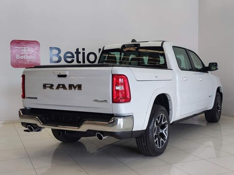 Ram 1500 3.0 HURRICANE 6 BITURBO GASOLINA LARAMIE CD 4X4 AUTOMÁTICO 2024/2025 BETIOLO NOVOS E SEMINOVOS LAJEADO / Carros no Vale