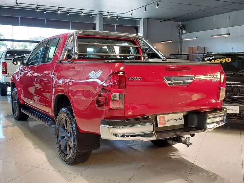 Toyota HILUX 2.8 SRV 4X4 CD 16V DIESEL 4P AUTOMÁTICO 2016/2016 BETIOLO NOVOS E SEMINOVOS LAJEADO / Carros no Vale